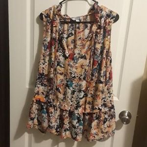 Plus size trendy summer shirt.